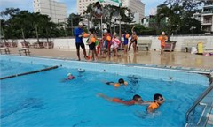 Tổ chức tập huấn phổ cập bơi lội cho học sinh tiểu học khối lớp 3 trên địa bàn Quận 5 năm học 2018 - 2019.